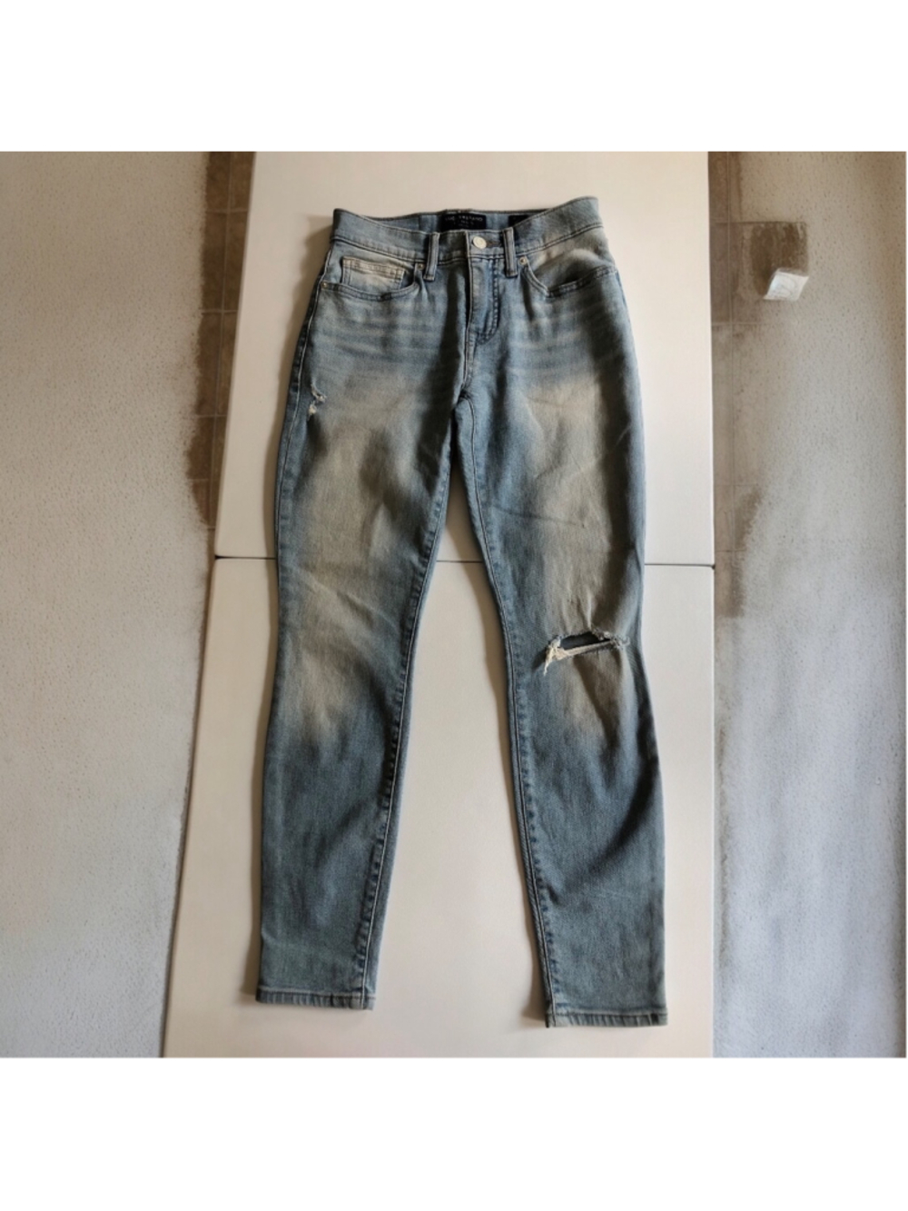 Lucky Brand Ava Ankle Jeans Size 0/25 Distressed Slit Knee Lightwash Stretch
